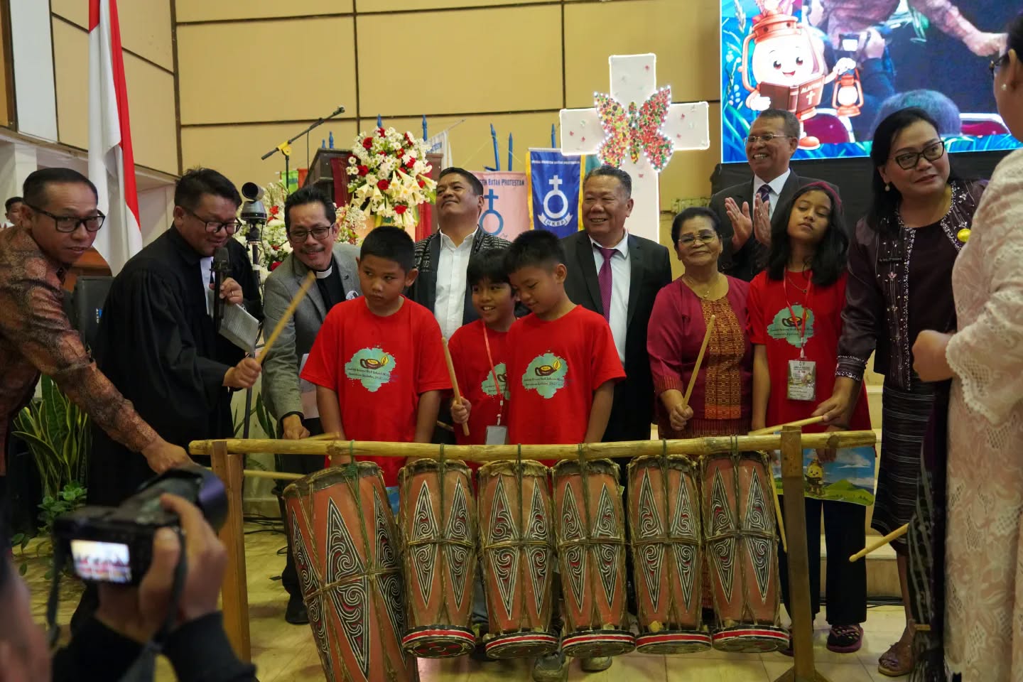 Bupati Taput Tutup Jambore Nasional Anak Sekolah Minggu HKBP 2026