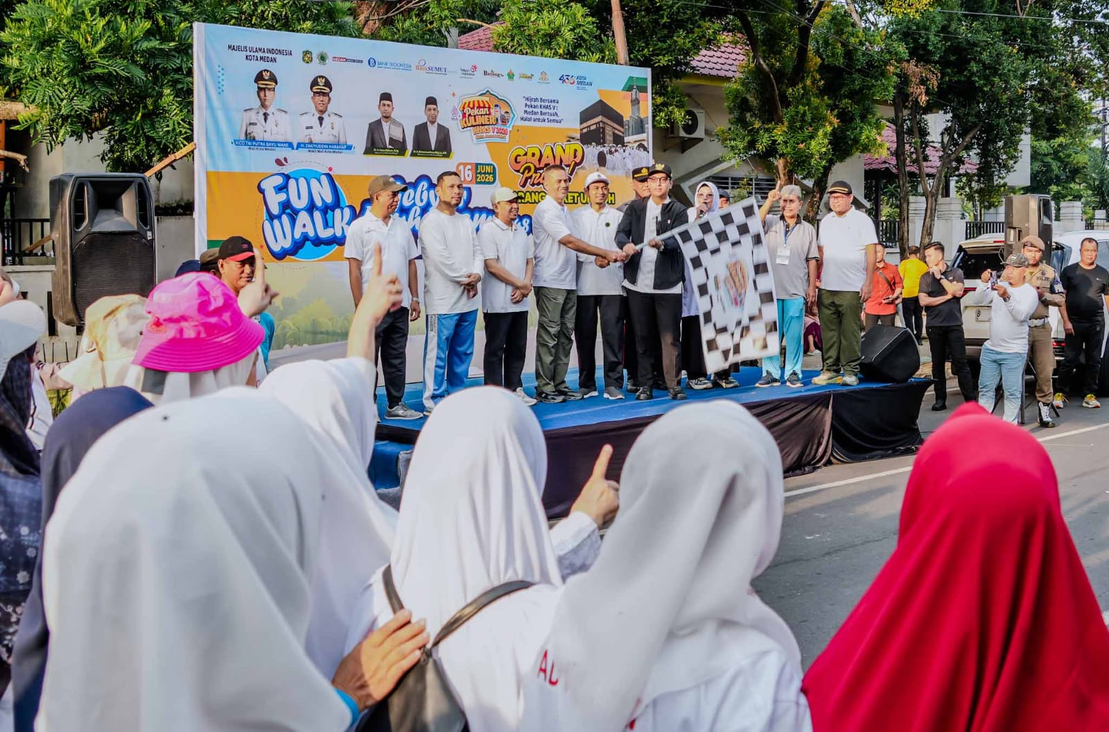 Rico Waas Lepas Ribuan Peserta Fun Walk Pekan KHAS 2026