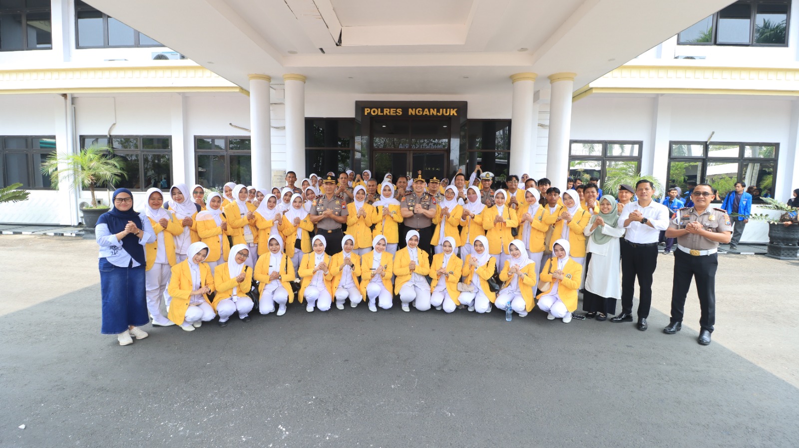 Peringati Hari Sumpah Pemuda 2026, 150 Mahasiswa Nganjuk Ikuti Apel Kebangsaan di Polda Jatim