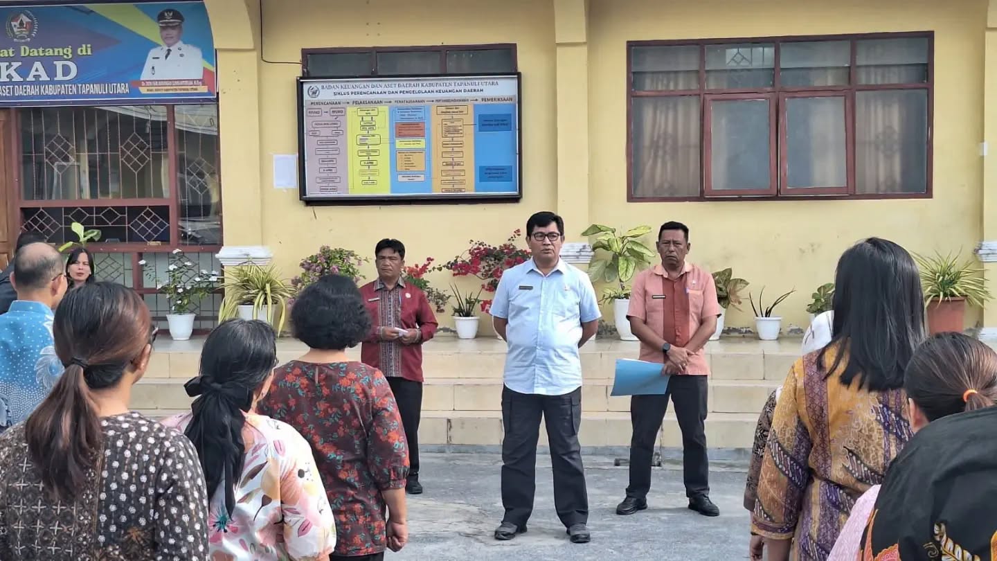 Monitoring BKAD dan Bapenda, Sekda Taput Soroti Disiplin ASN