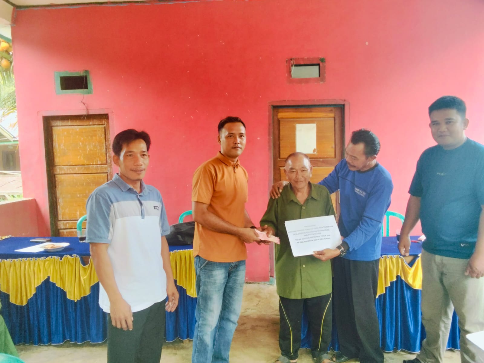 Bantu Warga Kurang Mampu, Pemdes Simpang Bagikan BLT DD Agustus September 2026
