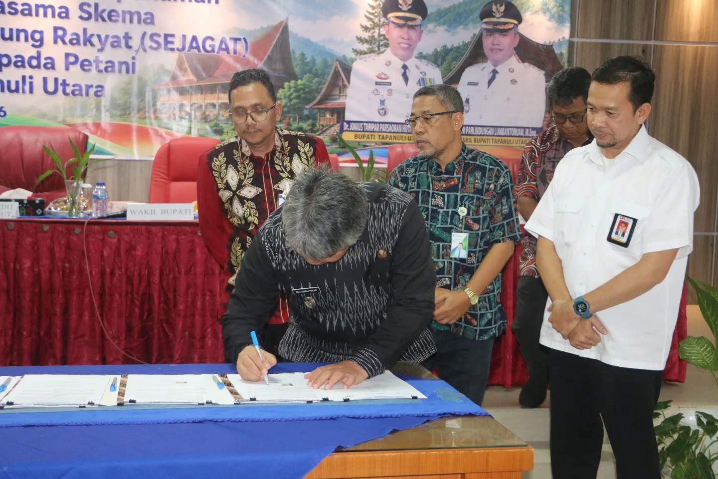 Pemkab Taput dan OJK Kembangkan Ekosistem Jagung Terintegrasi