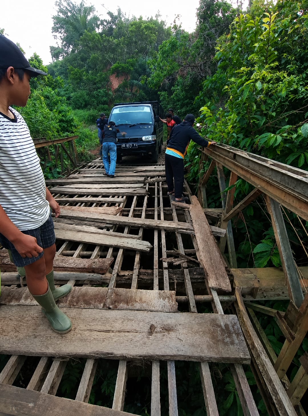 Jembatan Menuju Lubuk Terentang & Talang Kebun Kembali Rusak, Warga Minta Pemda Turun Tangan
